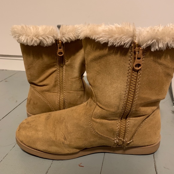 Winter Boots - Picture 3 of 3